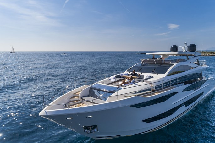 Explore Ultimate Yacht and Boat Rental Experience